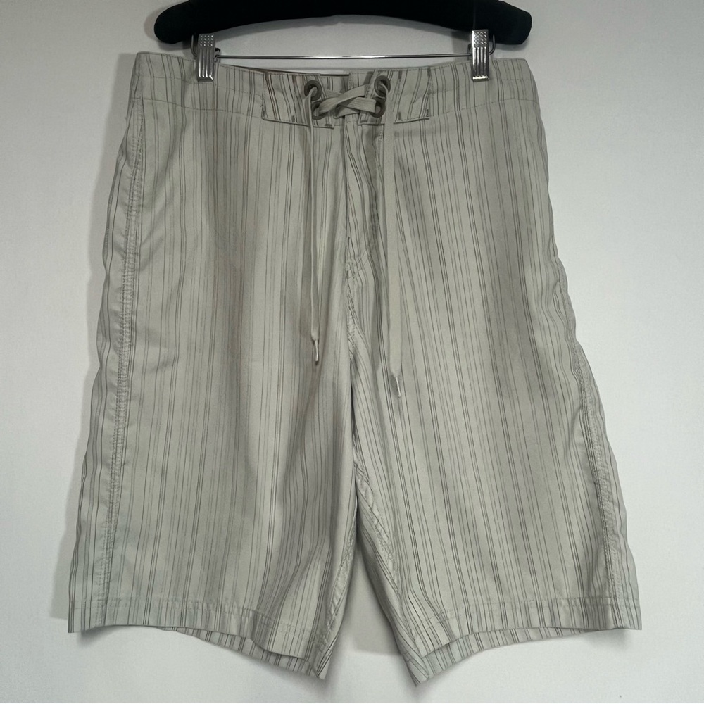 Oakley Men's Taupe & Tan Casual/Board/Walking/Summer Shorts